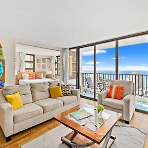Waikiki Banyan 1br With Great Ocean Views, Steps To & Parking! , Honolulu United States